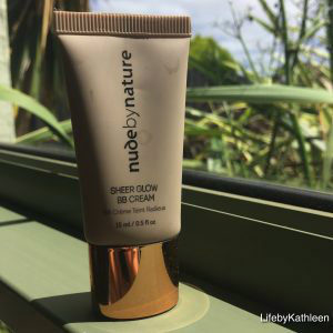 Nude by Nature - Sheer Glow BB Cream